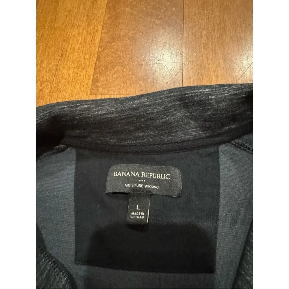 Men’s Banana Republic moisture wicking quarter zip size large